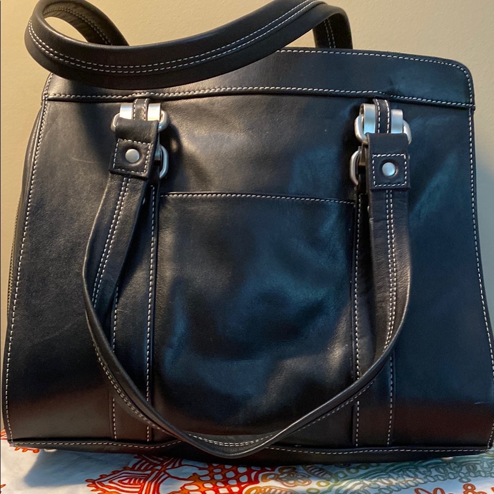 Perlina Black Leather bag